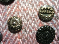 old black glass buttons ©booksandbuttons